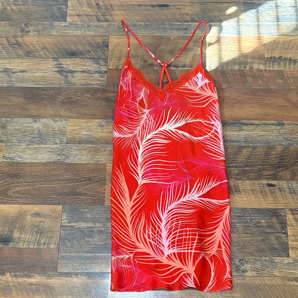 Natori Josie Vibrant Red Lace Dress‎